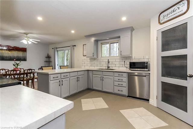 1725 Tiny Beaches Road S, House detached with 4 bedrooms, 2 bathrooms and 9 parking in Tiny ON | Image 18