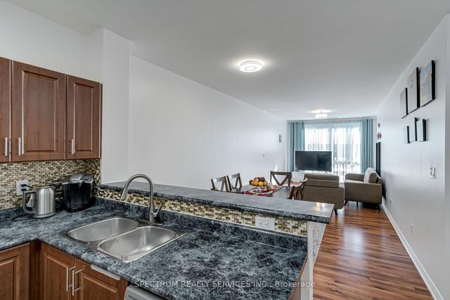 218 - 10 Gateway Blvd, Condo with 2 bedrooms, 2 bathrooms and 1 parking in Toronto ON | Image 3