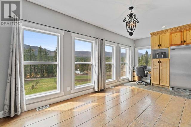 2457 Salmon River Road, House detached with 6 bedrooms, 3 bathrooms and 2 parking in Columbia Shuswap D BC | Image 22