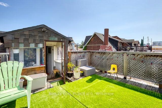 282 Ossington Ave, House detached with 6 bedrooms, 3 bathrooms and 2 parking in Toronto ON | Image 18