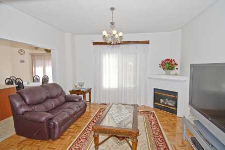 862 Genovese Pl, House detached with 4 bedrooms, 4 bathrooms and 2 parking in Mississauga ON | Image 2