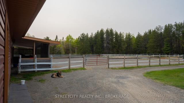 325 Town Line Rd, House detached with 3 bedrooms, 2 bathrooms and 40 parking in Sault Ste. Marie ON | Image 35