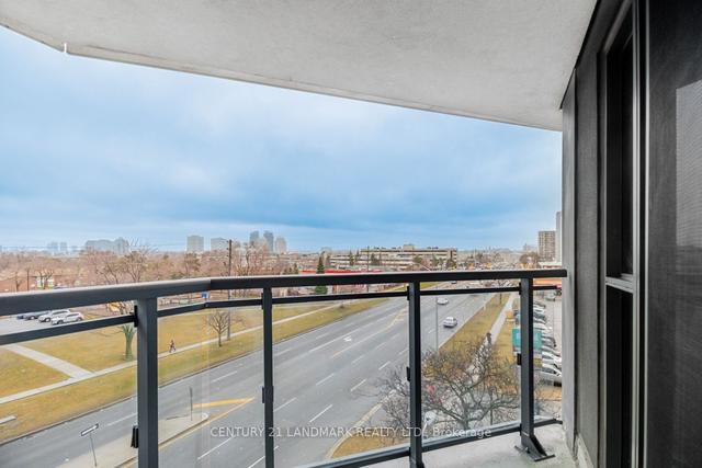 412 - 30 Meadowglen Pl, Condo with 2 bedrooms, 2 bathrooms and 1 parking in Toronto ON | Image 21