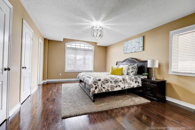 20 Oakhaven Rd, House detached with 5 bedrooms, 4 bathrooms and 7 parking in Brampton ON | Image 4