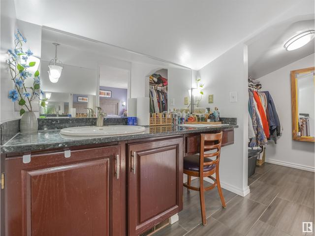 2216 113 St Nw, House semidetached with 4 bedrooms, 2 bathrooms and null parking in Edmonton AB | Image 17