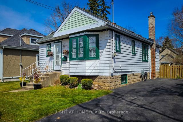 98 Royal Ave, House detached with 3 bedrooms, 1 bathrooms and 5 parking in Hamilton ON | Image 34