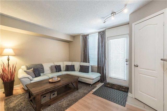 529 - 10 Douro St, Townhouse with 2 bedrooms, 1 bathrooms and 1 parking in Toronto ON | Image 3