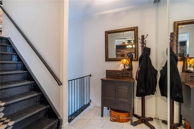 17 - 63 Fonthill Rd, Townhouse with 3 bedrooms, 2 bathrooms and 2 parking in Hamilton ON | Image 38