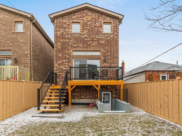 61b Bexhill Ave, House detached with 3 bedrooms, 4 bathrooms and 3 parking in Toronto ON | Image 32