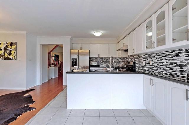 30 Carpendale Cres, House semidetached with 3 bedrooms, 3 bathrooms and 2 parking in Ajax ON | Image 4