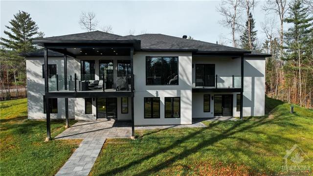558 Cinnamon Crescent, House detached with 5 bedrooms, 4 bathrooms and 10 parking in Ottawa ON | Image 2