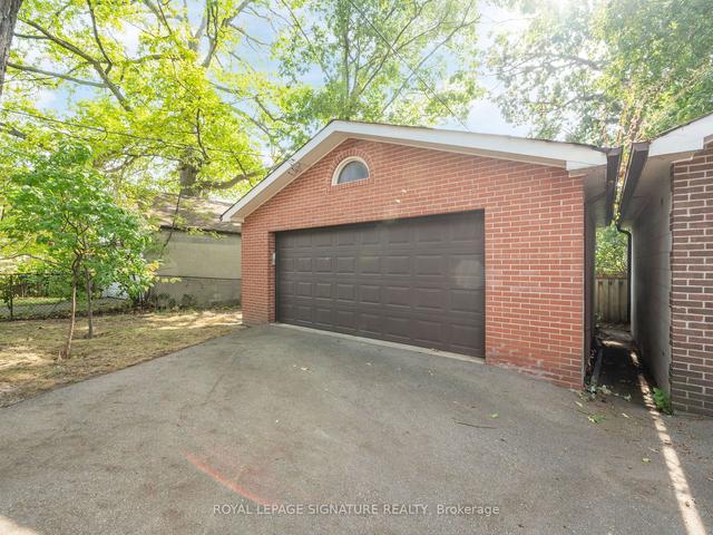 5 Burlington Cres, House detached with 6 bedrooms, 3 bathrooms and 4 parking in Toronto ON | Image 20