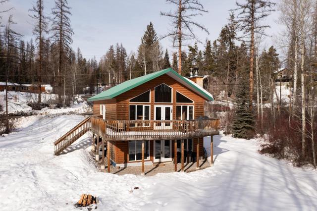 4315 Lakeview Drive, House detached with 6 bedrooms, 2 bathrooms and null parking in East Kootenay C BC | Card Image
