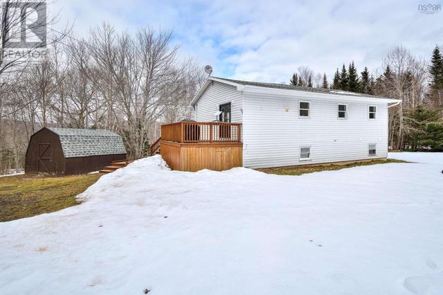 1220 West Side Baddeck Road, House detached with 5 bedrooms, 1 bathrooms and null parking in Victoria, Subd. B NS | Image 3