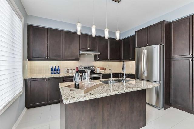 126 Allison Ann Way, House detached with 4 bedrooms, 5 bathrooms and 6 parking in Vaughan ON | Image 5
