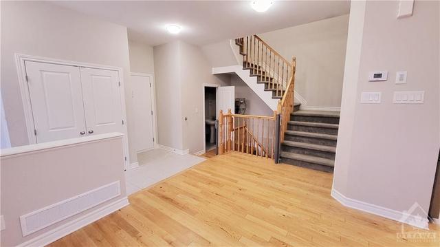 759 Namur Street, Townhouse with 3 bedrooms, 3 bathrooms and 4 parking in Russell ON | Image 3