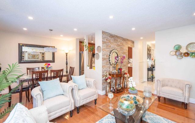 49 - 5610 Montevideo Rd S, Townhouse with 3 bedrooms, 2 bathrooms and 2 parking in Mississauga ON | Image 2