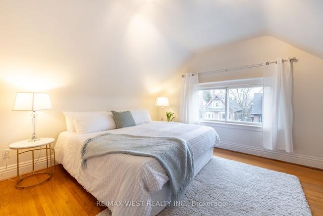 222 Wright Ave, House detached with 5 bedrooms, 2 bathrooms and 1 parking in Toronto ON | Image 4