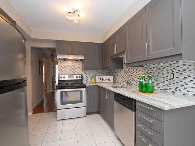 3051 Dalehurst Dr, House detached with 6 bedrooms, 3 bathrooms and 6 parking in Mississauga ON | Image 8