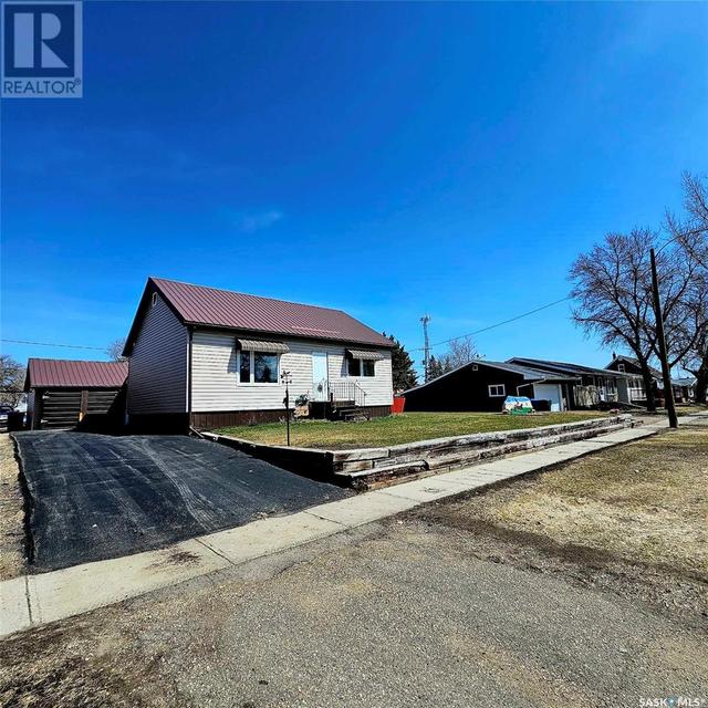 206 Wells Avenue E, House detached with 4 bedrooms, 2 bathrooms and null parking in Langenburg SK | Image 12