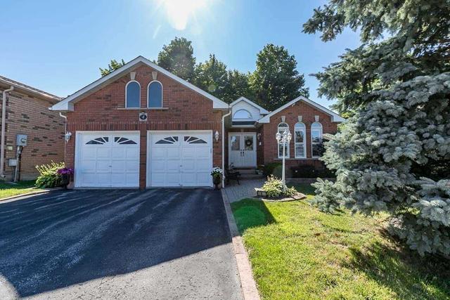 4 Bloxham Pl, House detached with 2 bedrooms, 2 bathrooms and 4 parking in Barrie ON | Image 1