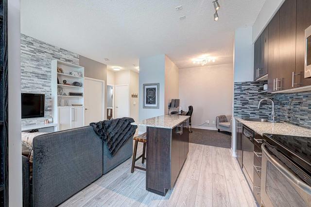 1002 - 155 Legion Rd N, Condo with 1 bedrooms, 1 bathrooms and 1 parking in Toronto ON | Image 7