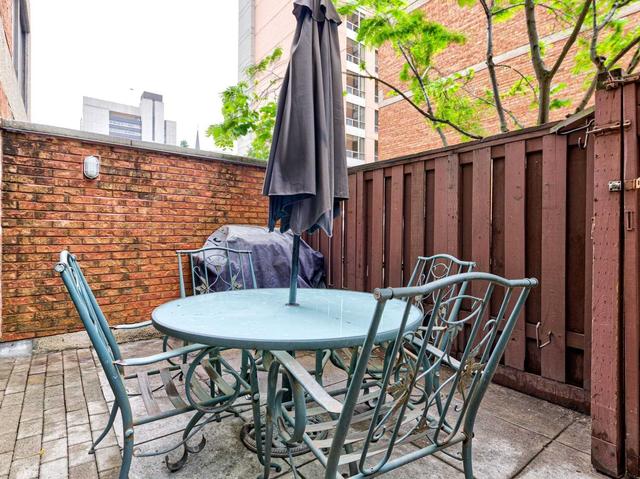 208 - 105 Mccaul St, Condo with 2 bedrooms, 2 bathrooms and 0 parking in Toronto ON | Image 24