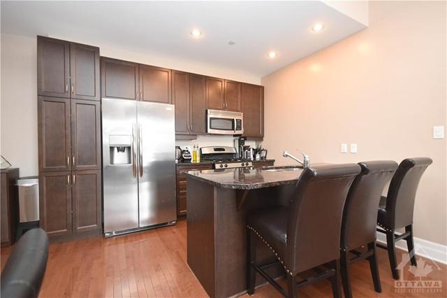 305 - 950 Marguerite Avenue, Condo with 2 bedrooms, 2 bathrooms and 1 parking in Ottawa ON | Image 6