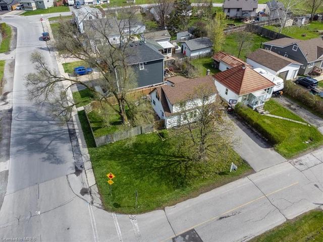59 Bloomfield Avenue, House detached with 6 bedrooms, 2 bathrooms and 3 parking in St. Catharines ON | Image 9