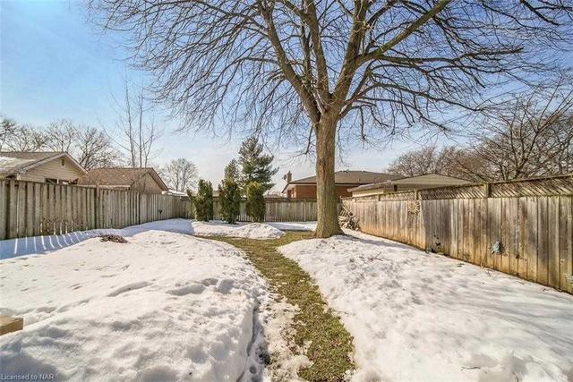 26 Black Knight Rd, House semidetached with 3 bedrooms, 2 bathrooms and 3 parking in St. Catharines ON | Image 33