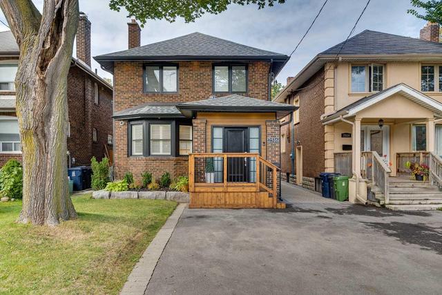 2516 Lake Shore Blvd W, House detached with 3 bedrooms, 4 bathrooms and 2 parking in Toronto ON | Image 1
