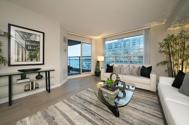 611 - 99 Harbour Sq, Condo with 1 bedrooms, 1 bathrooms and 1 parking in Toronto ON | Image 8