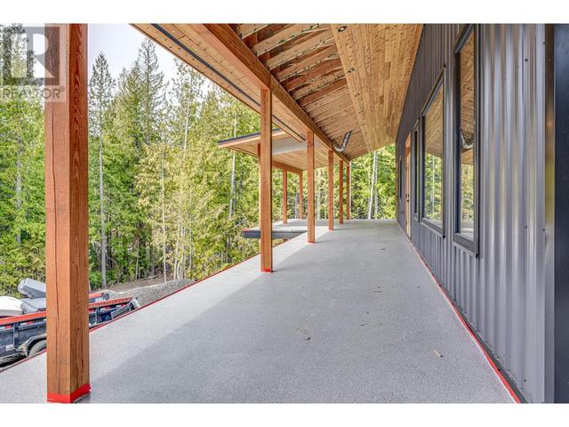 40 Lidstone Road, House detached with 7 bedrooms, 4 bathrooms and 40 parking in North Okanagan F BC | Image 18