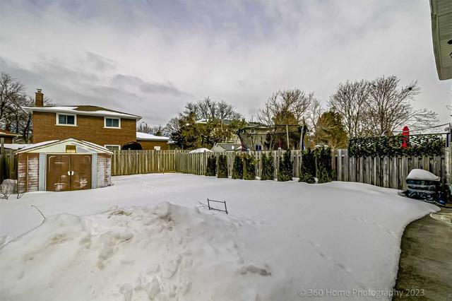 50 Endsleigh Cres, House semidetached with 3 bedrooms, 3 bathrooms and 3 parking in Toronto ON | Image 16