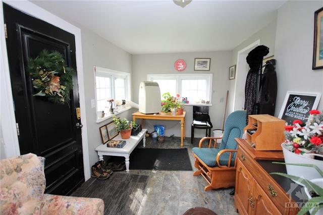 8502 Bank Street, House detached with 4 bedrooms, 2 bathrooms and 5 parking in Ottawa ON | Image 10