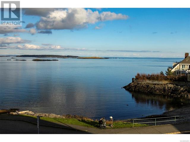 302 - 1270 Beach Dr, Condo with 2 bedrooms, 1 bathrooms and null parking in Oak Bay BC | Image 22