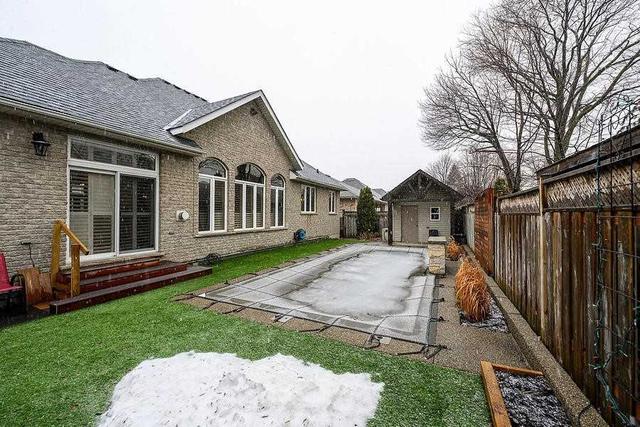19 Davis Cres, House detached with 2 bedrooms, 3 bathrooms and 5 parking in Hamilton ON | Image 29