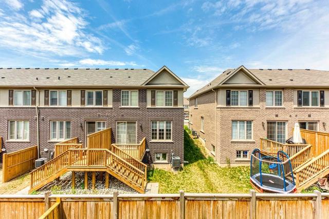 391 Hardwick Common Dr, House attached with 4 bedrooms, 4 bathrooms and 2 parking in Oakville ON | Image 13