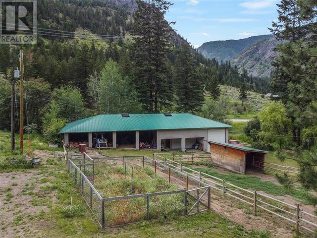 1196 Hwy 3a, House detached with 3 bedrooms, 2 bathrooms and 3 parking in Okanagan Similkameen G BC | Image 33