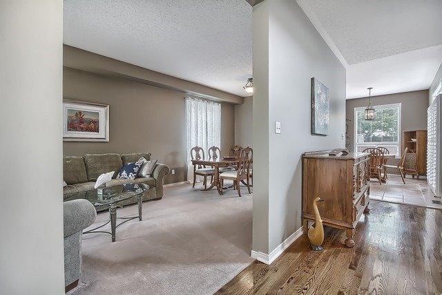1036 Mountview Dr, House detached with 3 bedrooms, 3 bathrooms and 4 parking in Oshawa ON | Image 7