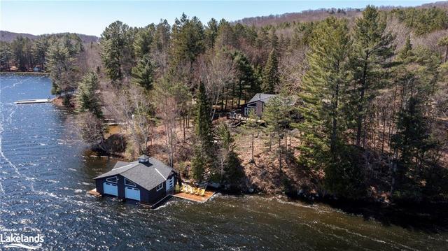 1215 Ronville Road, House detached with 6 bedrooms, 3 bathrooms and 8 parking in Lake of Bays ON | Image 1