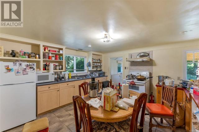 753 Sayward Rd, House detached with 2 bedrooms, 1 bathrooms and 6 parking in Saanich BC | Image 31