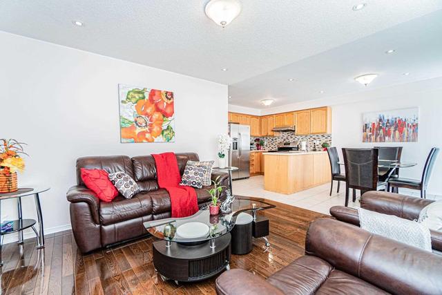 81 Sand Cherry Cres, House detached with 4 bedrooms, 4 bathrooms and 4 parking in Brampton ON | Image 7