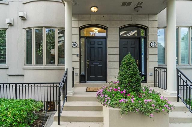 96 Pleasant Blvd, Townhouse with 3 bedrooms, 3 bathrooms and 2 parking in Toronto ON | Image 12