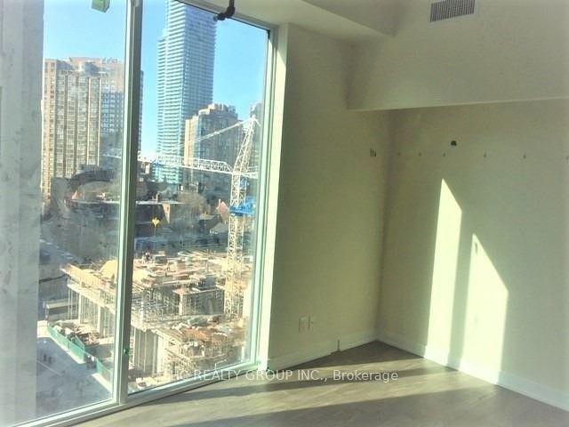 1002 - 17 Dundonald St, Condo with 2 bedrooms, 2 bathrooms and 1 parking in Toronto ON | Image 6