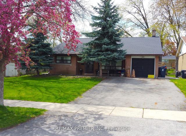 74 Riverhead Dr, House detached with 3 bedrooms, 2 bathrooms and 5 parking in Toronto ON | Image 1