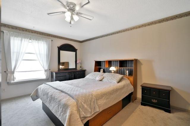 606 Elliott Cres, House detached with 3 bedrooms, 2 bathrooms and 2 parking in Milton ON | Image 8