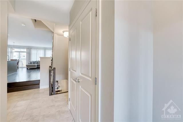 529 Sonmarg Crescent, Townhouse with 3 bedrooms, 3 bathrooms and 2 parking in Ottawa ON | Image 3