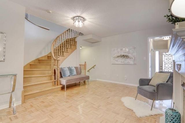 64 Casabel Dr, House semidetached with 4 bedrooms, 3 bathrooms and 4 parking in Vaughan ON | Image 11
