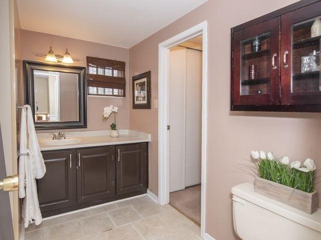 4 Marlborough St, House detached with 4 bedrooms, 2 bathrooms and 3 parking in Brampton ON | Image 7